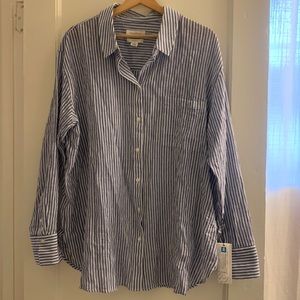 Treasure and Bond Boyfriend cut button up shirt